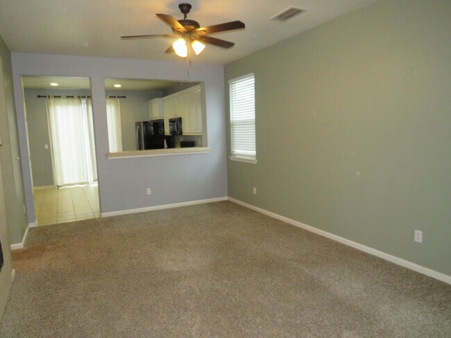 Building Photo - Beautiful 3 bedroom 2 bath coming soon in Orland!