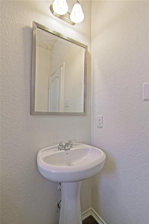 Building Photo - 413 Sheepshank Dr