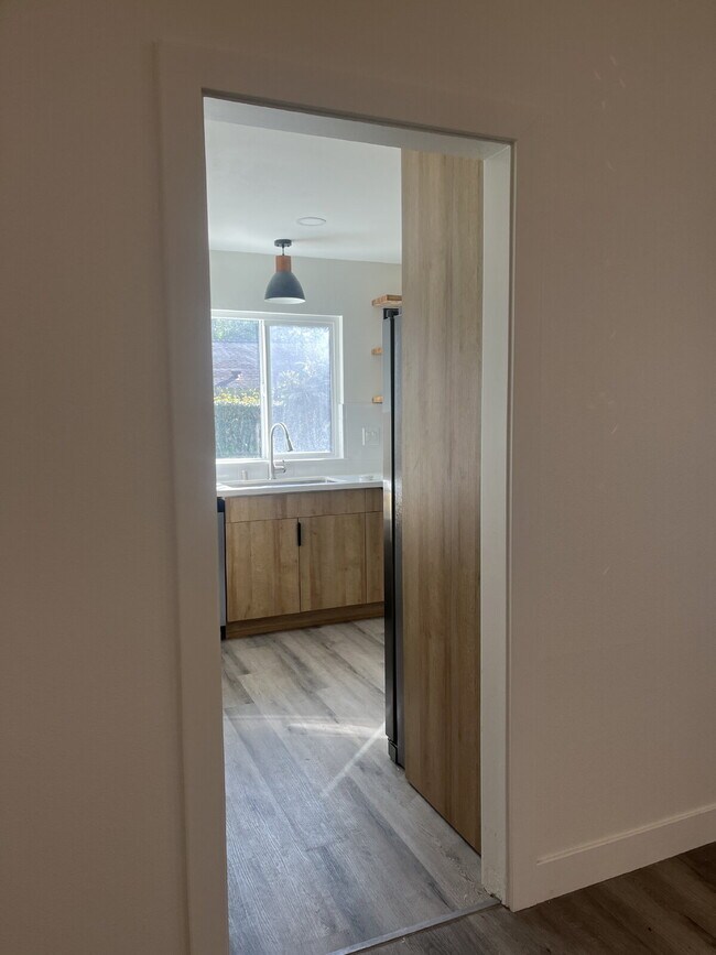 Building Photo - "Charming 4-Bedroom Coastal Retreat with 2 Baths"