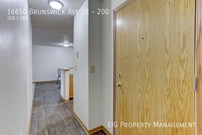 Building Photo - 16650 Brunswick Ave SE