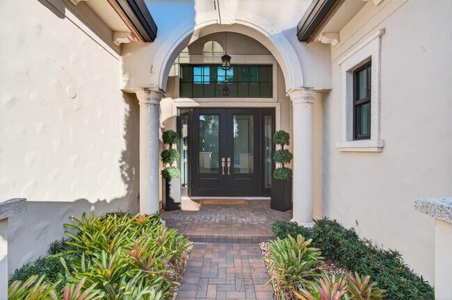 Building Photo - 17662 Cadena Dr