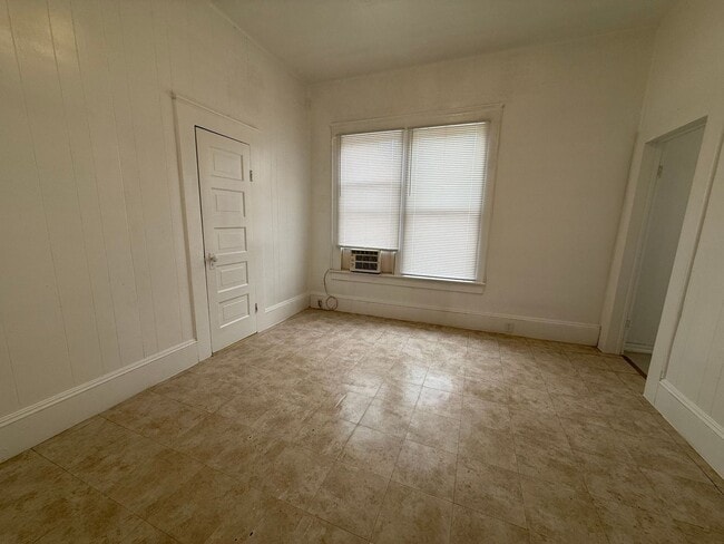 Building Photo - 1181 E Millard Way