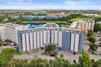 Building Photo - 9686 Fontainebleau Blvd