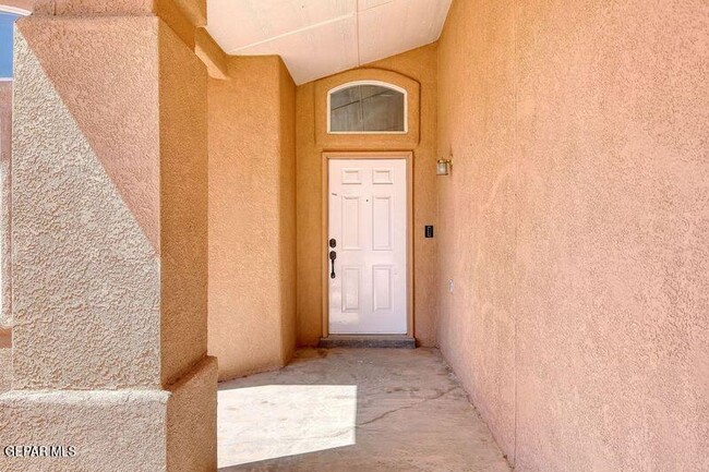 Building Photo - 12209 Chato Villa Dr