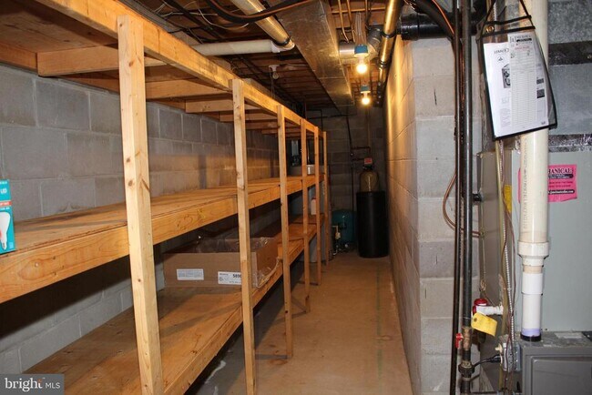 Building Photo - 176 S Patricia Dr