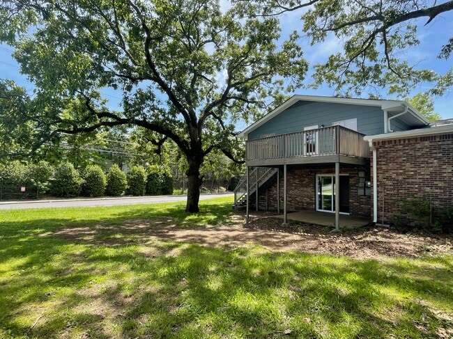 Building Photo - 3927 Bowman Ln