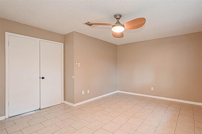 Building Photo - 21631 Park Villa Dr