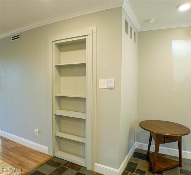 Building Photo - 112 Pinebrook Dr