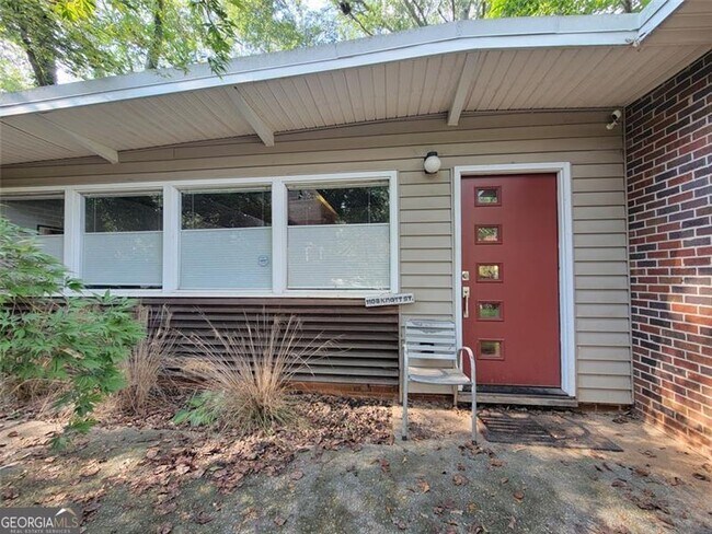 Building Photo - 1108 Knott St SE