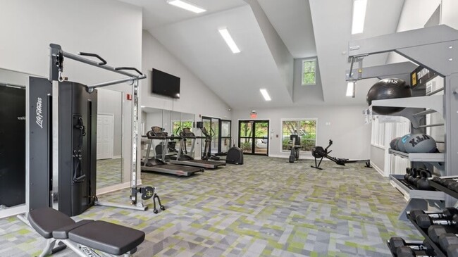 Building Photo - 1700 Hunter Ridge Ln