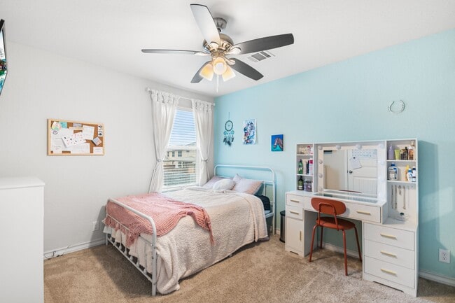 Building Photo - 432 Salt Fork