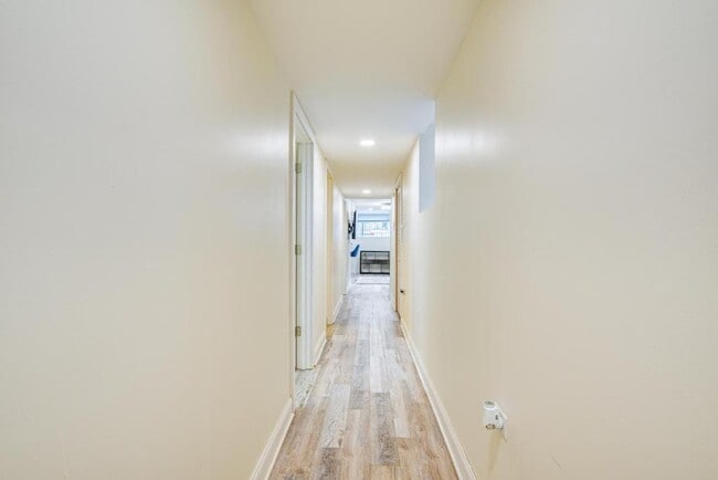 Building Photo - 4829 S Forrestville Ave