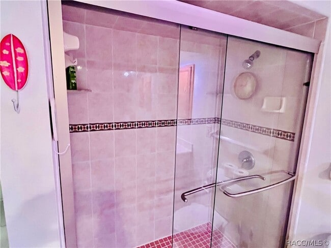 Building Photo - 801 N Country Club Dr