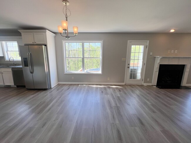 Building Photo - Beautiful 3-Bedroom Home with Bonus Room, ...