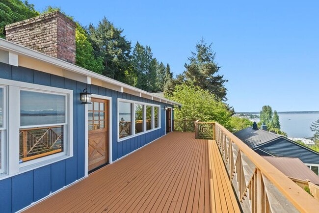 Building Photo - Air Conditioned Pacific Northwest Classic ...