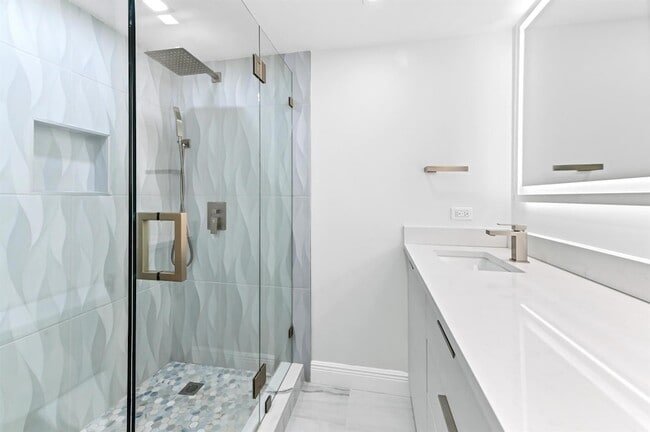 Building Photo - 146 Heritage Way