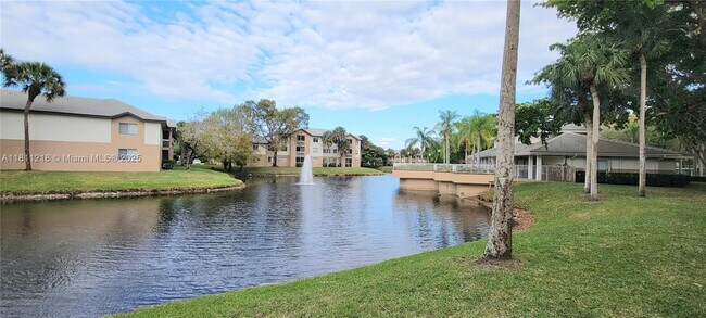 Building Photo - 9977 Westview Dr