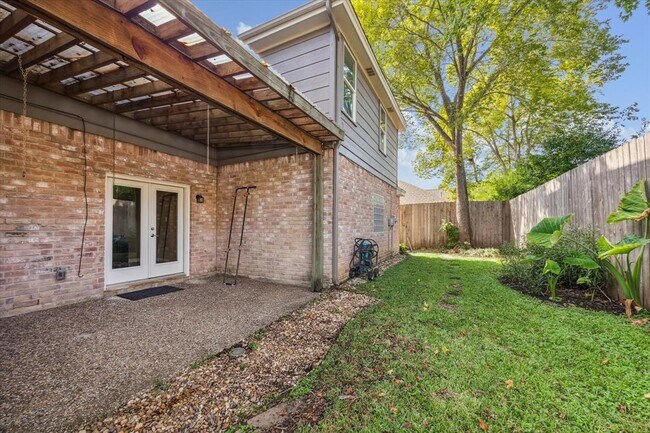 Building Photo - 1122 Daria Dr