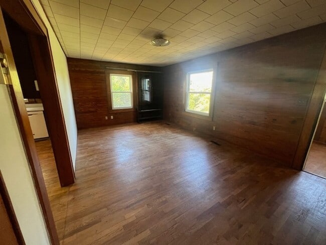 Building Photo - 818 Ridge Rd