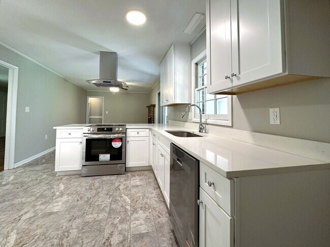 Building Photo - Pre-Leasing for August!
