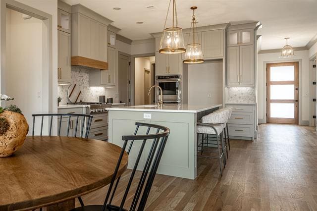 Building Photo - 317 Travis St