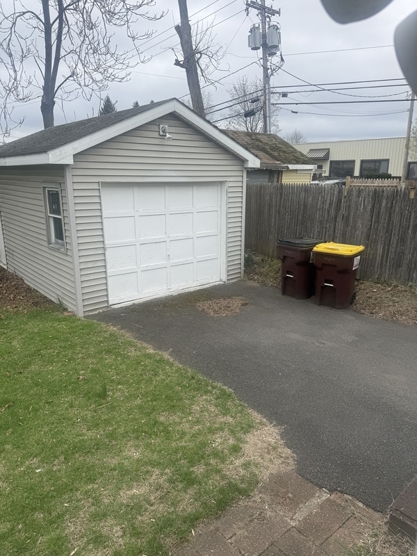 Building Photo - 14 Woodside Ave