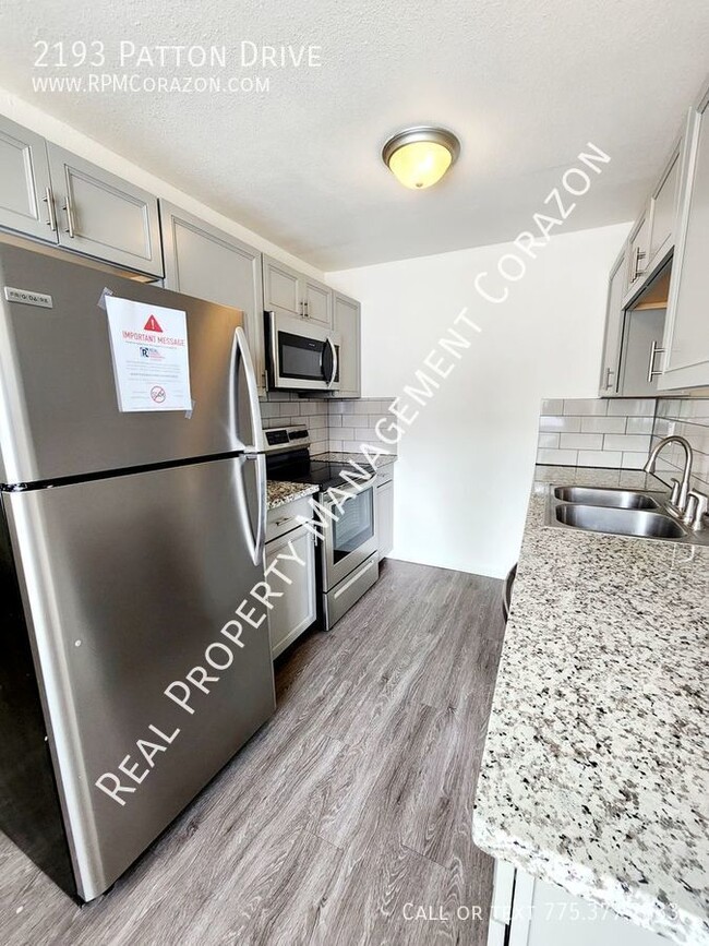 Building Photo - Newly Renovated downstairs 2 Bedroom 1 Bat...