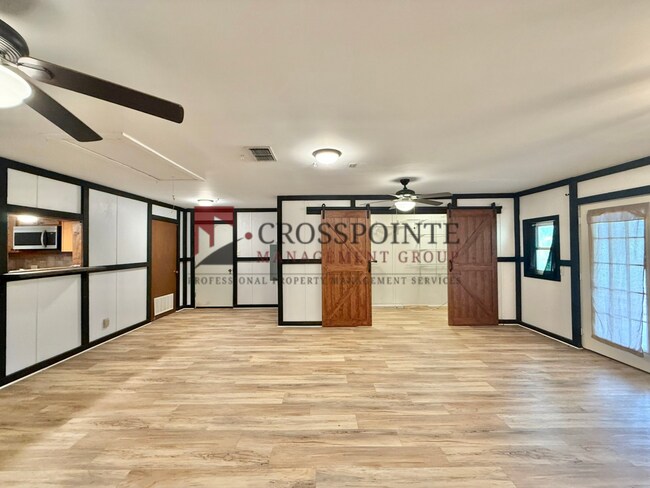 Building Photo - Waterfront 2 Bedroom, 2.5 Bathroom Home!