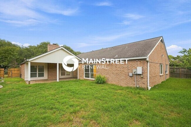 Building Photo - 4 Bedroom Pet-Friendly Home in Houston, TX with Main Street Renewal