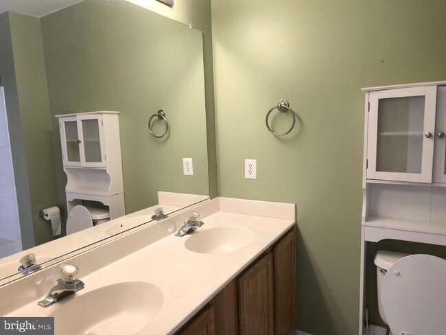 Building Photo - 157 Darling St