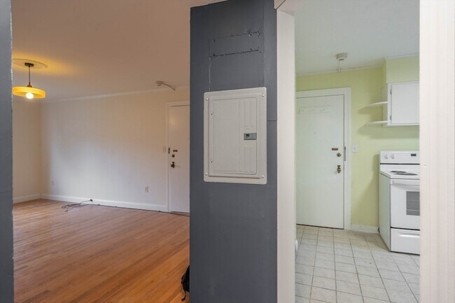 Building Photo - 20 Ashland St