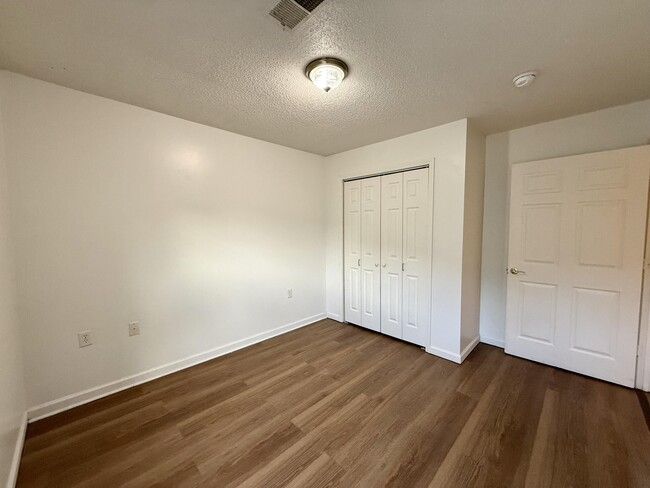 Building Photo - 46 Sandalwood Wy