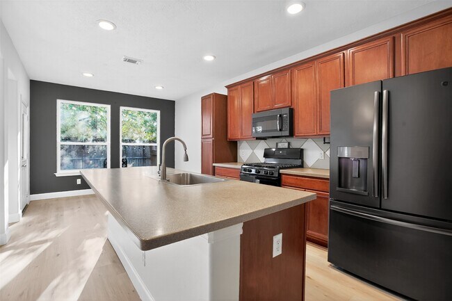 Building Photo - 126 Silver Penny Dr