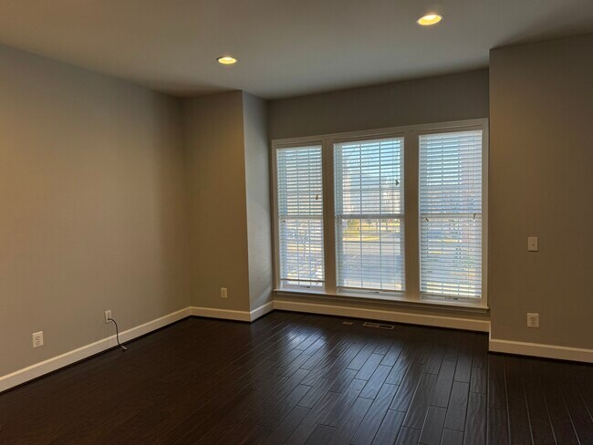 Building Photo - 14828 Potomac Branch Dr