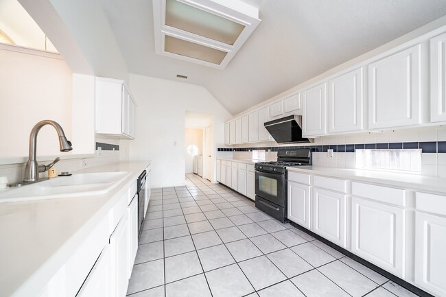 Building Photo - 3627 Heritage Colony Dr