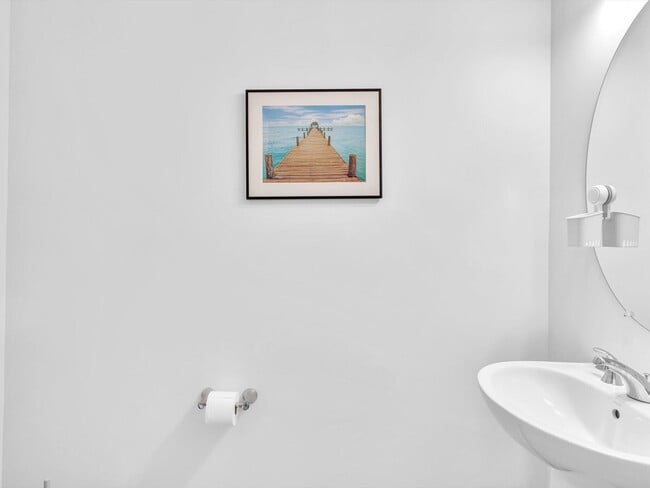 Building Photo - 556 Sanderling Cir