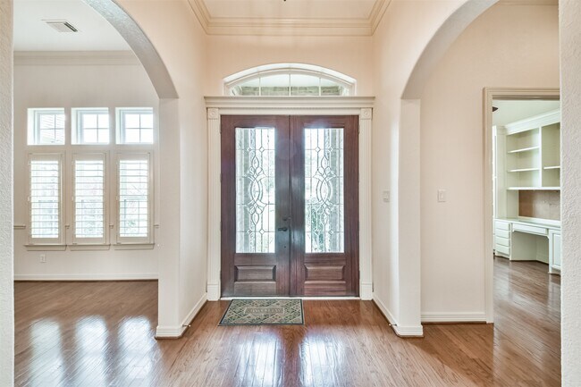 Building Photo - 2 Sagestone