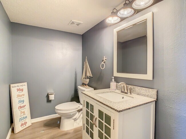 Building Photo - 1851 Jimmy Buffett Mem Hwy