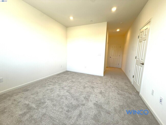 Building Photo - 3810 Norbridge Ave