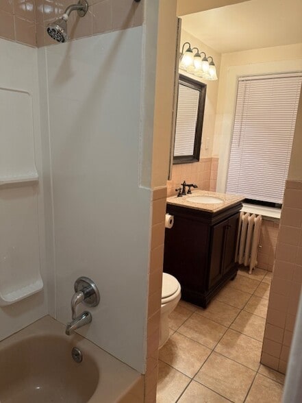 Bathroom - 11817 Rockaway Beach Blvd