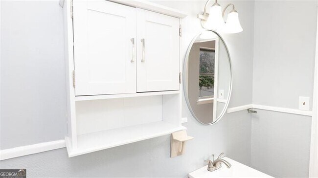 Building Photo - 2917 Cambridge Dr SW