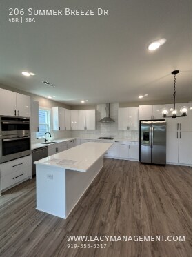 Building Photo - 206 Summer Breeze Dr