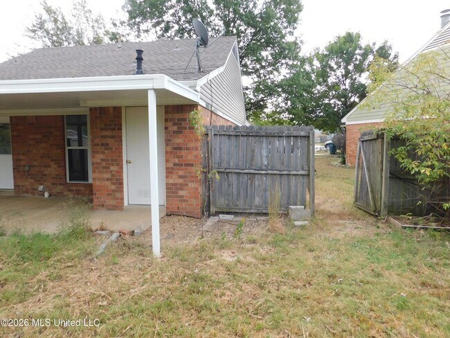 Building Photo - 5539 Bradley Dr