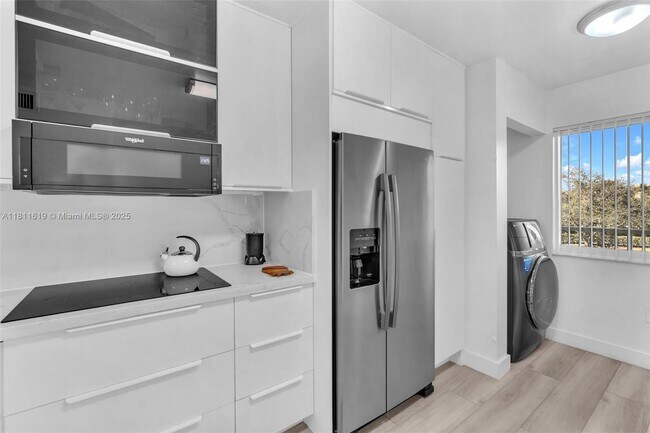 Building Photo - 9525 Weldon Cir