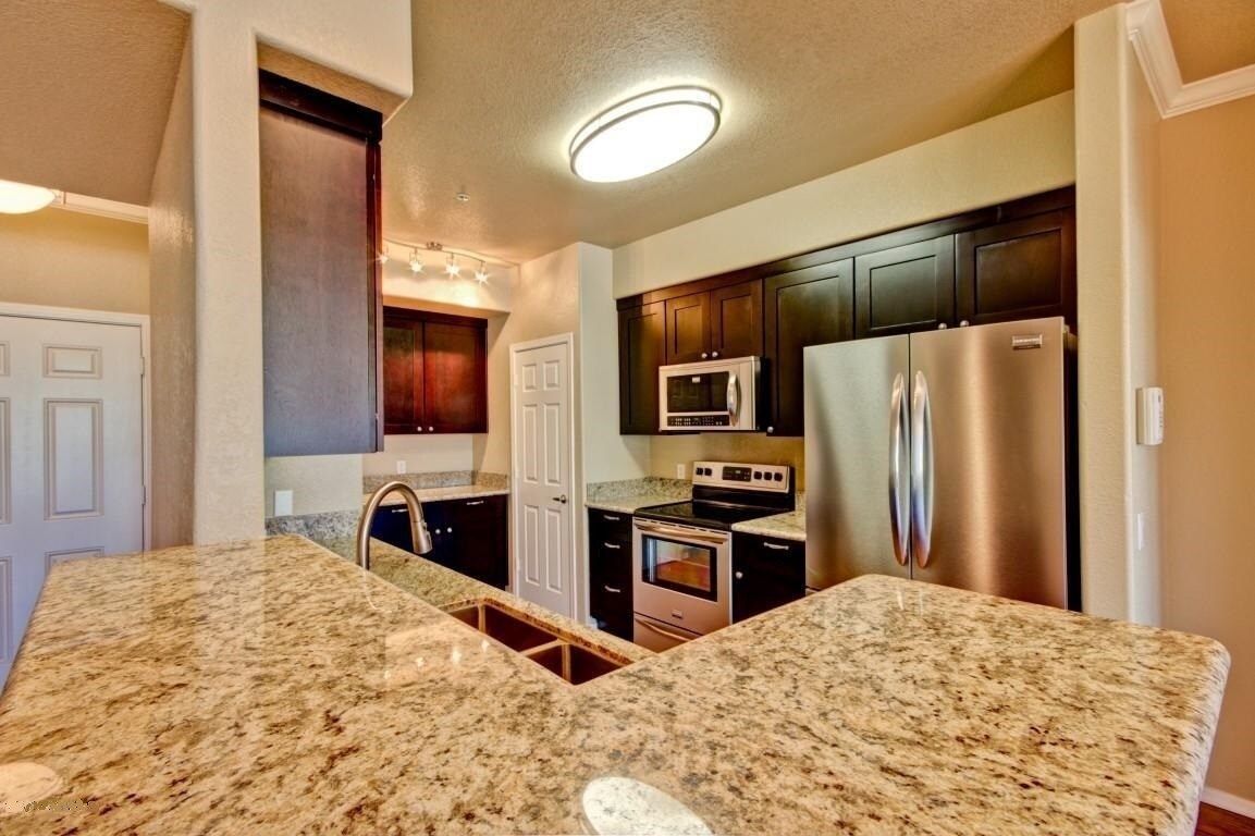 Kitchen - 435 W Rio Salado Pky