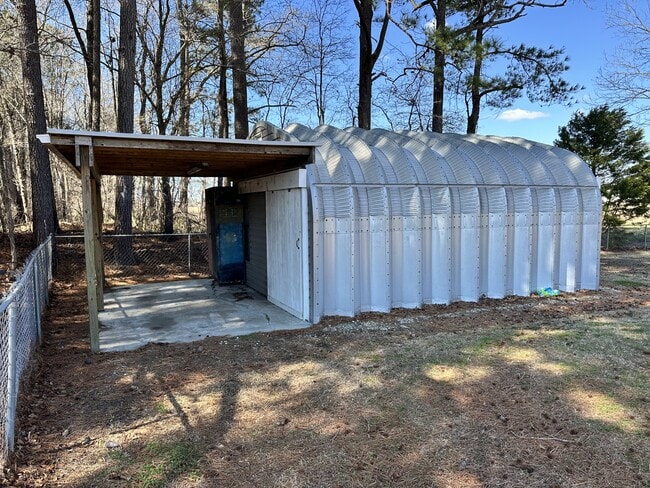 Building Photo - 115 Fieldcrest Dr