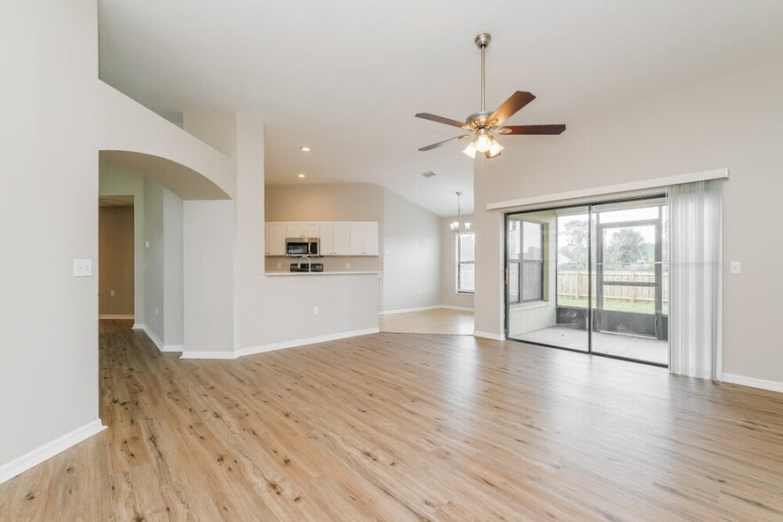 Building Photo - 1406 Storington Ave