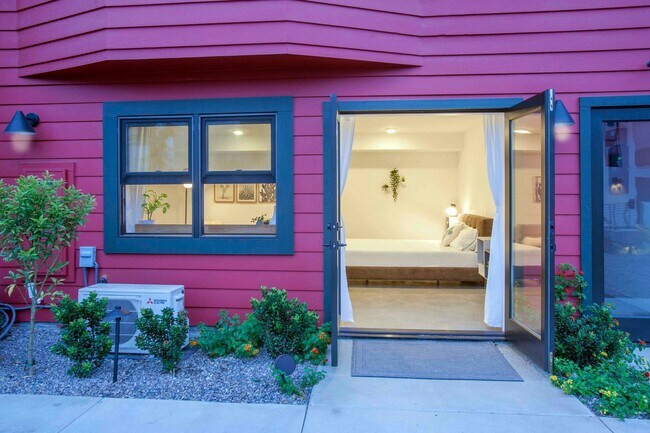 Building Photo - Truax House