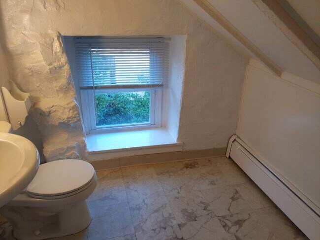 Bathroom - 3144 Hamilton Blvd