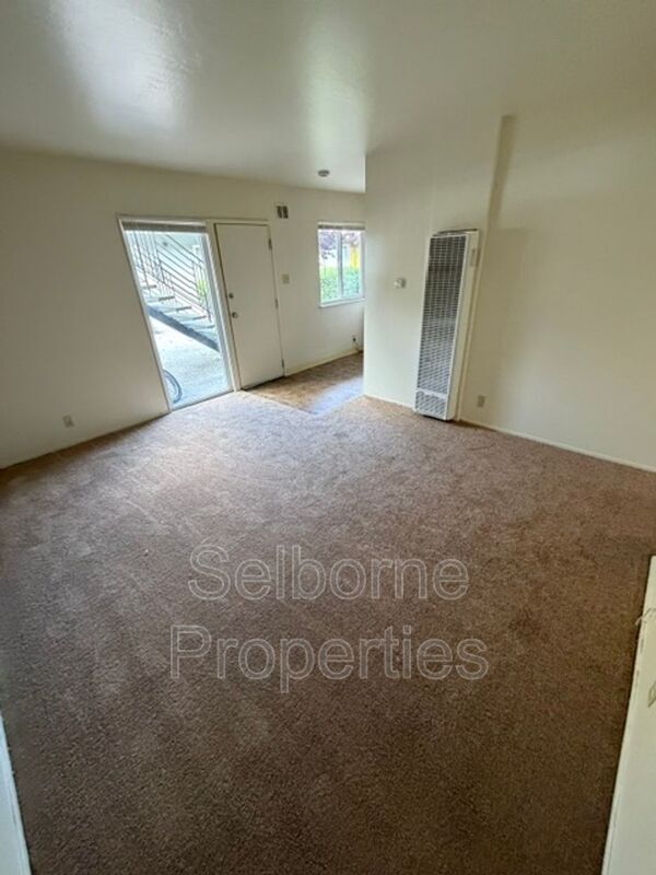 Building Photo - 1537 8th Ave